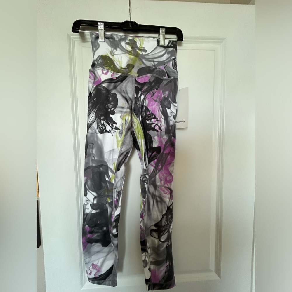 lululemon athletica White Black Gray Purple Smoke-Print Leggings